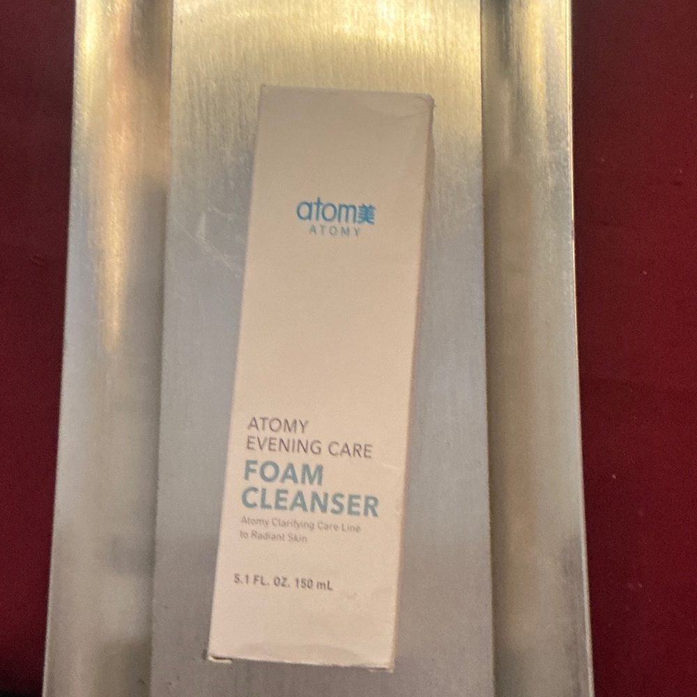 Evening Care Foam Cleanser - White